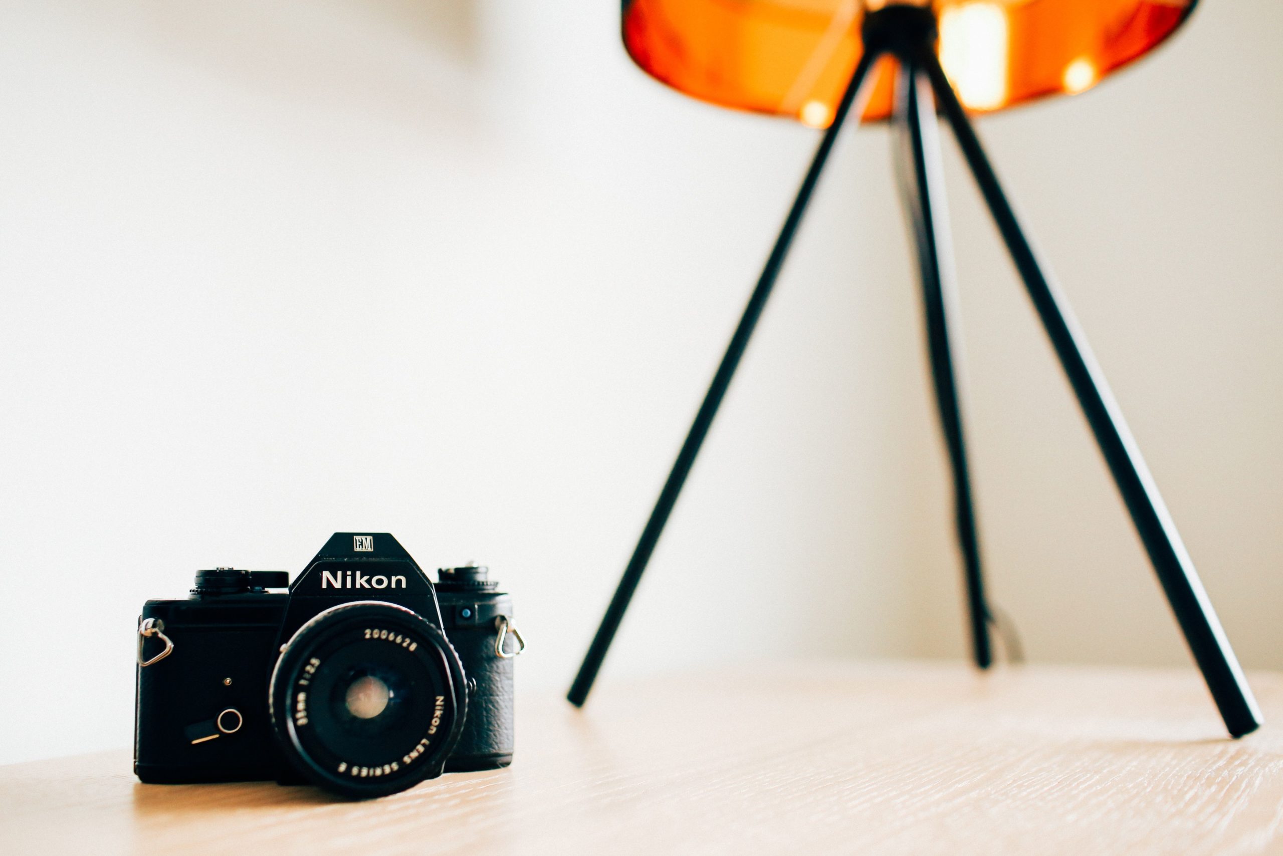 4 Ways to Get a Professional LinkedIn Headshot on a Budget